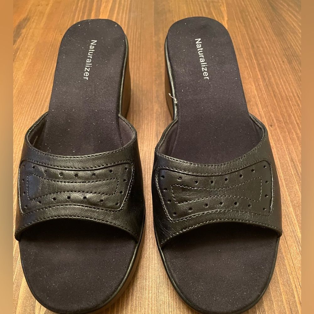 Naturalizer black wedge slides 8.5 wide